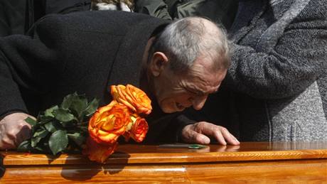 Poheb dvacetiletého Maxima Marejeva, který zemel pi pondlních teroristických útocích (31. bezna 2010)