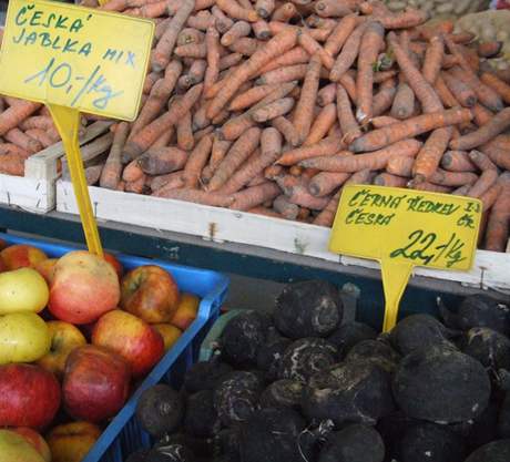 Zákaz prodeje zeleniny a ovoce ve Vsetín platí jen na trnici u radnice. Ilustraní foto.