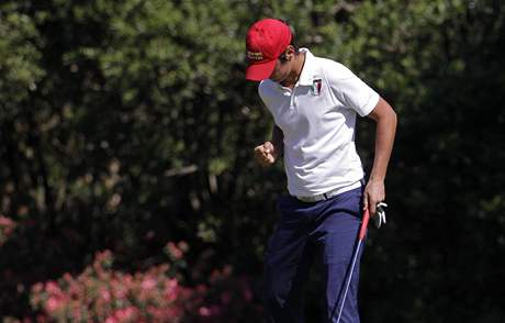 Matteo Manassero se raduje ze zchrann rny na 12. jamce Augusta National - Amen Corner ho potrpil.