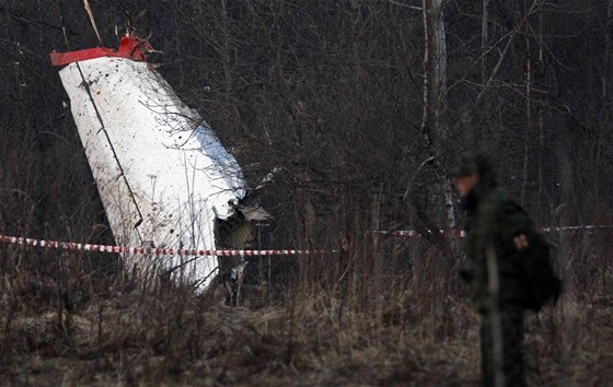 Místo havárie Tupolevu TU-154M u ruského Smolensku. V letadle zahynuly polské politické piky vetn prezidenta Kaczynského. (11.4.2010)