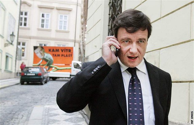�e�i si mohou vsadit na to, zda a kde se najdou dal�í peníze Davida Ratha.