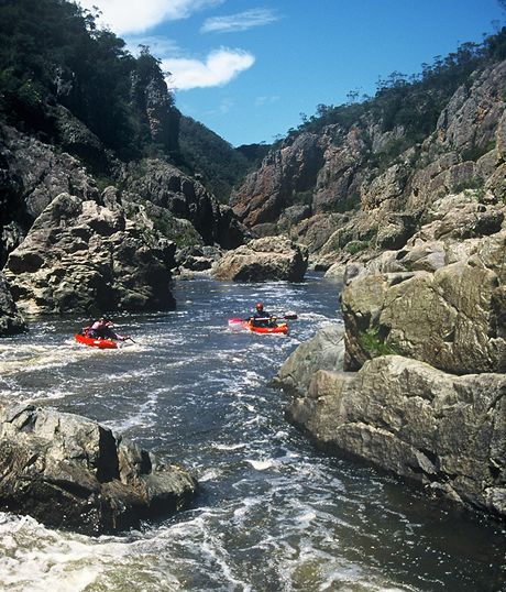 Austrlie, splouvn Snowy River. Divok soutska prov vodck dovednosti