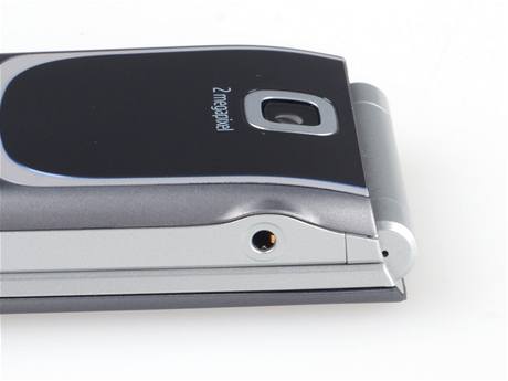 Nokia 7020 fold