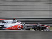 Jenson Button ze stje McLaren na trati Velk ceny ny. 