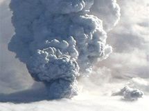 Prach z vbuchu islandsk sopky (15. dubna 2010)