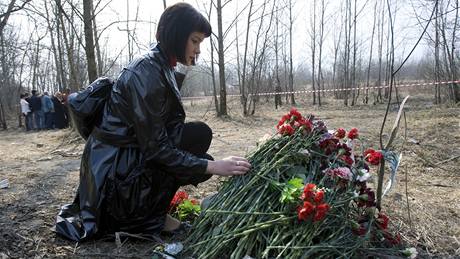 Místo havárie Tupolevu TU-154M u ruského Smolenska. V letadle zahynuly polské politické piky vetn prezidenta Kaczynského. (13.dubna 2010)