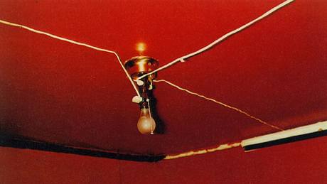 Pioneers of Color: Egglestonova árovka na rudém strop (Greenwood, Mississippi (Red Ceiling), 1973)