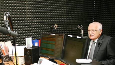 Václav Klaus ve studiu rádia Petrov