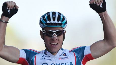 Belgian Philippe Gilbert se v cílové rovince závodu Amstel Gold Race raduje z vítzství. 