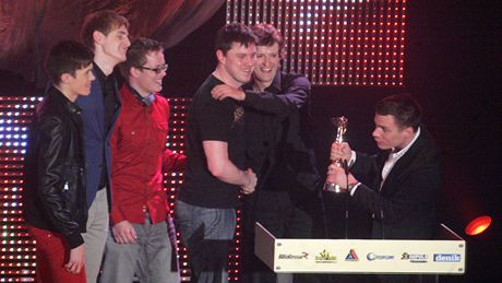 Andl 2009 - Leo Mare pedává cenu Charlie Straight