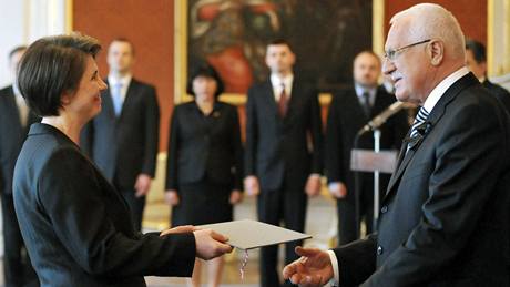 Prezident Václav Klaus jmenoval novou ministryní �ivotního prost�edí Rut Bízkovou