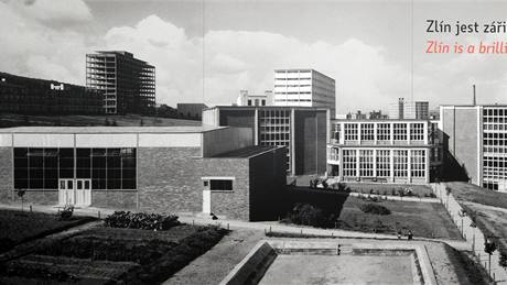 Podtitul výstavy je citát architekta Le Corbusiera, který pronesl v roce 1935 p�i náv�t�v� Zlína