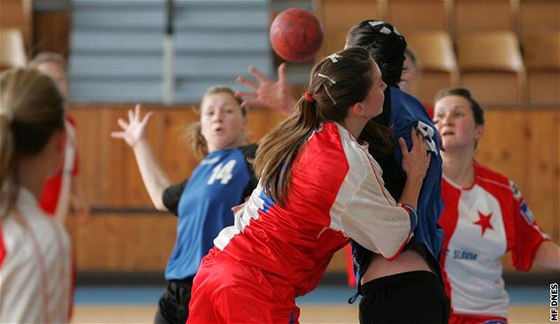 Momentka z duelu Cheb - juniorky Slavia