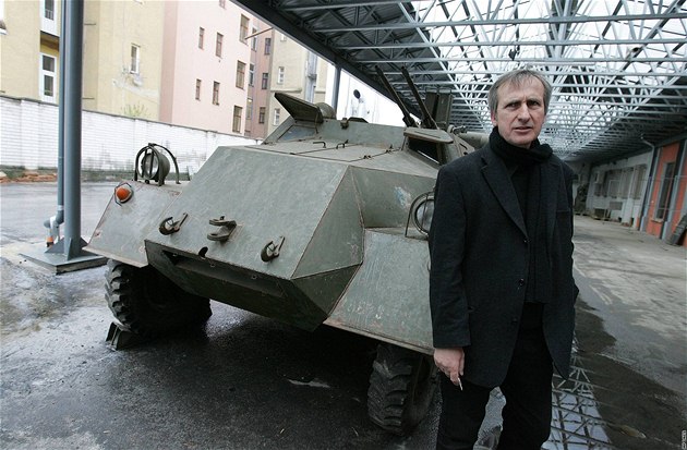 Jan Kratochvil ve svém brn�nském Muzeu �eského a slovenského exilu 20. století