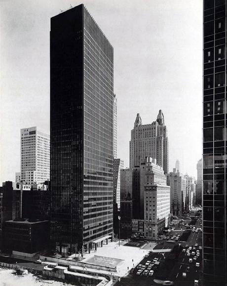  Mies van der Rohe: Seagram Building, New York, New York, 1954-1958,