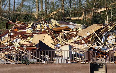 Torndo zashlo msto Satartia na jihu USA. (24. 4. 2010)