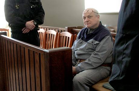 Odsouzen sriov vrah Ivan Roubal u soudu v Praze. (29. dubna 2010)