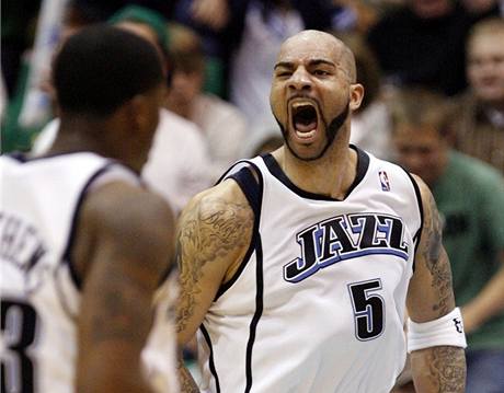 Carlos Boozer z Utahu Jazz slav ko proti Denveru Nuggets