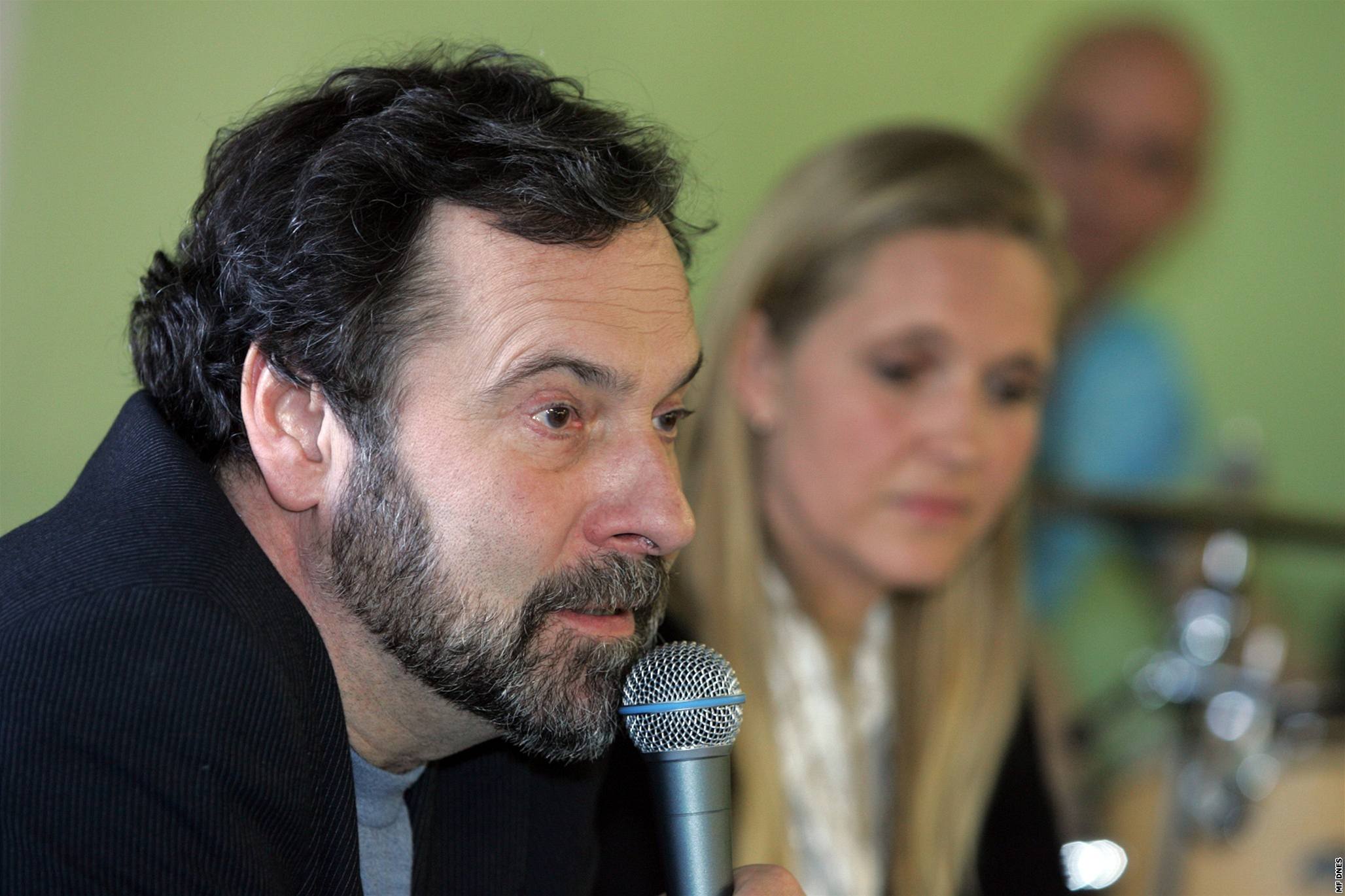 Radek John apeluje na mladé voli�e.