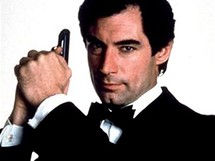 Timothy Dalton jako James Bond