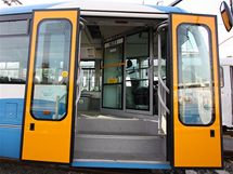 Obousmrn tramvaj Vario LF3/2