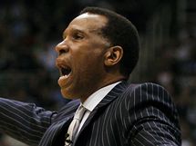 Adrian Dantley, adujc hlavn kou Denveru Nuggets 