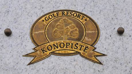 Golf resort Konopit - deska u vjezdu.