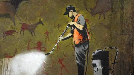 Banksy - grafitti Jak se odstrauje graffiti,  Leake Street, Londýn,  2008. 