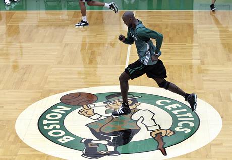 Kevin Garnett na trninku Bostonu Celtics