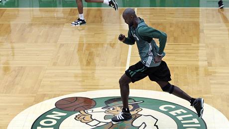Kevin Garnett na tréninku Bostonu Celtics