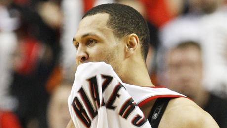 Brandon Roy z Portlandu Trail Blazers zklamaný po vyazení svého týmu z play-off