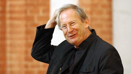 Sir John Eliot Gardiner provede s eskou filharmonií Janákovy Píhody liky Bystrouky