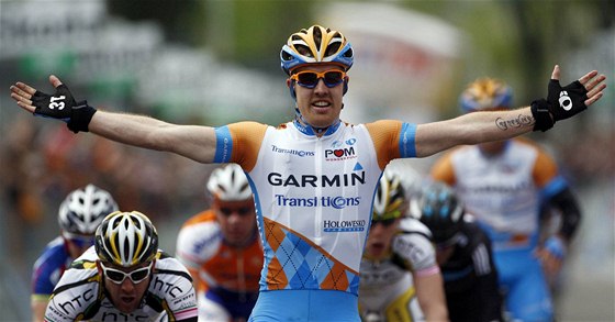 Americký cyklista Tyler Farrar zvítzil ve druhé etap Gira v závreném spurtu