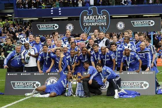 MISTI! Fotbalisté Chelsea se radují, po tyech letech získali titul.