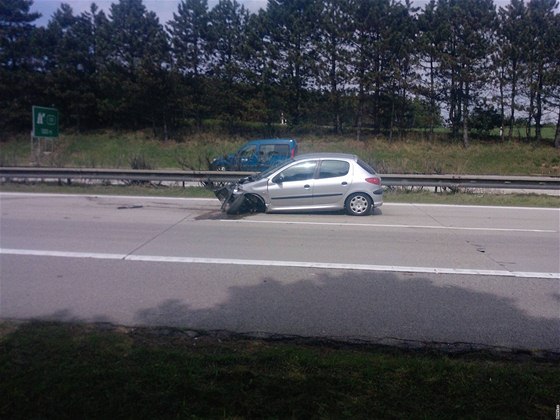 Auto nárazy zmasakrovaly, nám se natstí nestalo nic