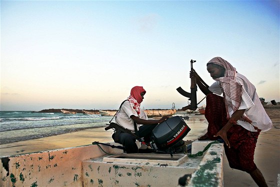 Somáltí piráti jsou stálým postrachem Adenského zálivu. Ilustraní foto