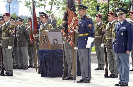 Pietn akt k 65. vro ukonen 2. svtov vlky u pamtnku na praskm Vtkov. (8.5. 2010)