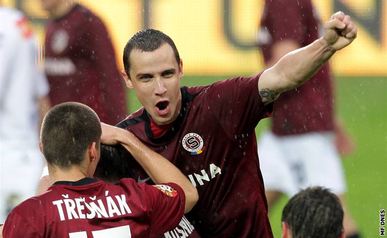 FAVORIT. Mistrem podle bookmaker� bude Sparta, na kterou je nejni��í kurz.