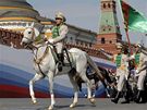 Turkmensk generl na oslavch 65. vro vtzstv v II. svtov vlce v Moskv (9. kvtna 2010)