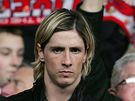 JEN NA TRIBUN zstal v utkání proti Chelsea útoník Liverpoolu Fernando Torres. Je zranný, take nemohl svému týmu pomoct.