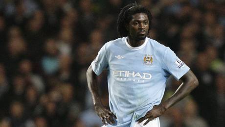 CHCE PRY. Útoník Emmanuel Adebayor piel do Manchesteru City loni, postupn ale hraje stále mén a nyní je rozhodnutý odejít. Alespo na hostování.