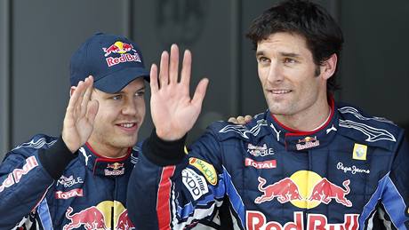 Jezdci týmu Red Bull ovládli kvalifikaci Velké ceny panlska. Z prvního místa do závodu odstartuje Mark Webber (vpravo), hned za ním bude na startu stát Sebastian Vettel 