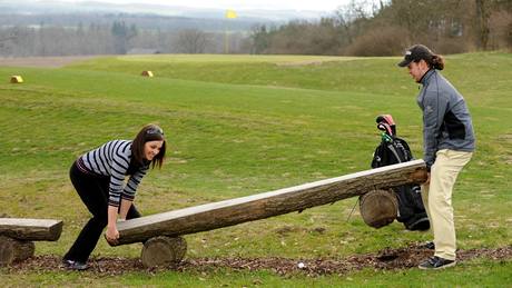 Seriál o golfových pravidlech - odstraování pohyblivé závady.