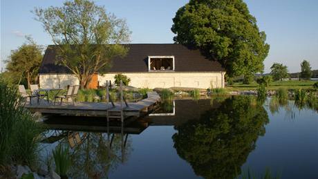 Jiho�eský statek s rybní�kem a �ty�mi terasami  