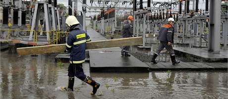Zaplavená rozvodna elektiny v Bohumín na Karvinsku.