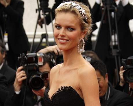 Eva Herzigová - Cannes 2010