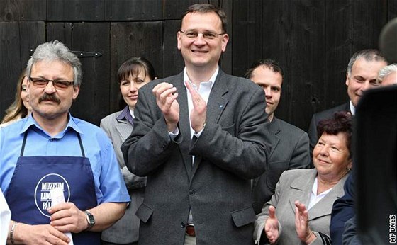 Petr Neas, který alkoholu neholduje, otevel muzeum pálenic ve Vlnov (15. kvtna 2010)