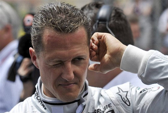 PED ZÁVODEM. Michael Schumacher se pipravuje na start Velké ceny Monaka.
