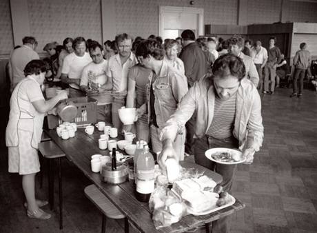 Kolektivn jdlo. Hornick stvka, Anglie 1984