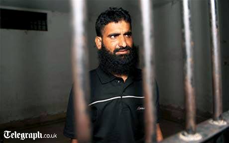 Faiz Mohammad byl zadren s rozbukou v botch na letiti v Kar.